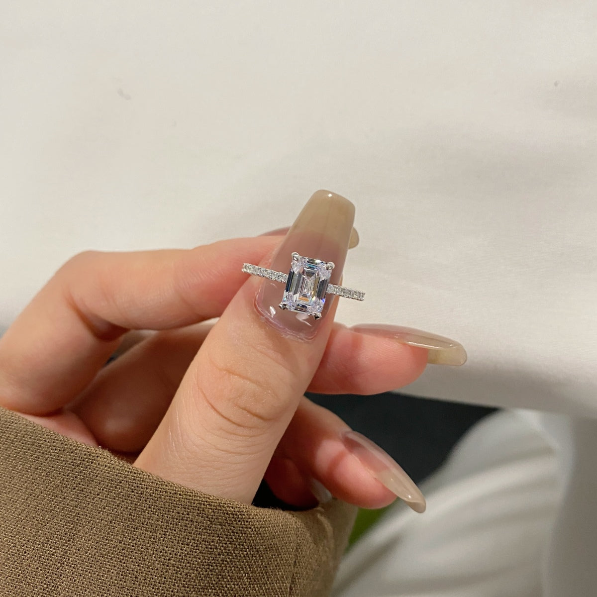 [Lumi Jewelry]2.0 Carat Scintillating Ornate Radiant Cut Party Ring