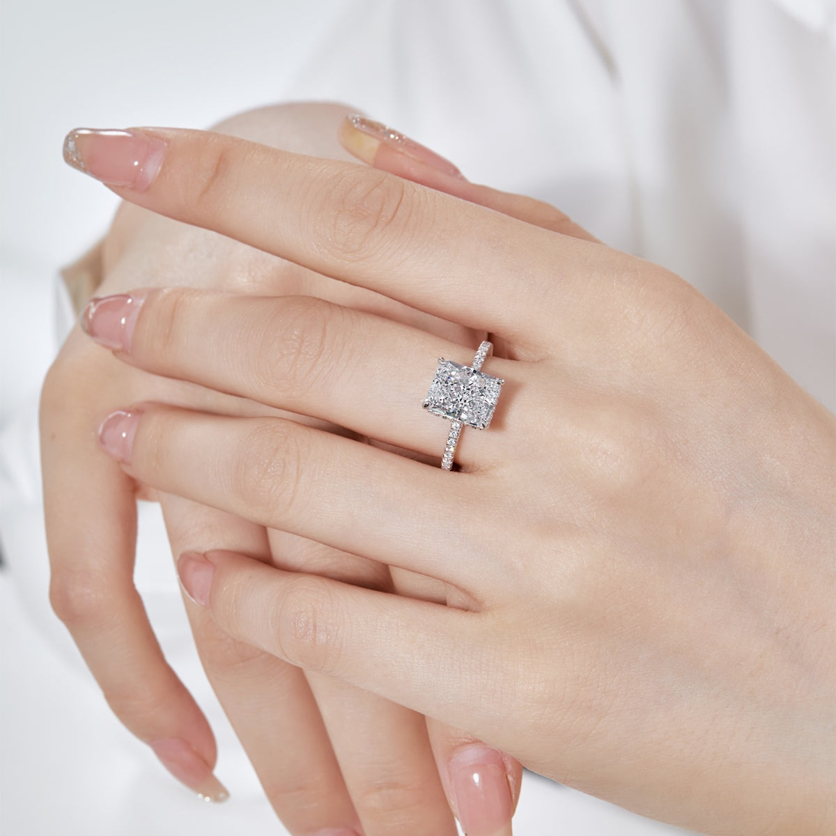 [Lumi Jewelry]4.0 Carat Luxurious Engagement Ring