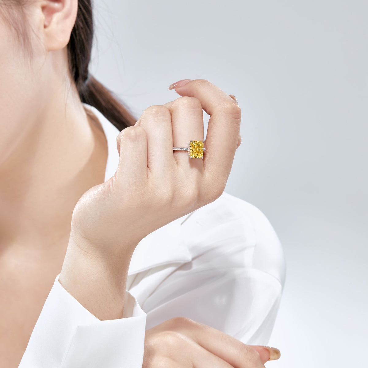 [Lumi Jewelry]4.0 Carat Luxurious Engagement Ring
