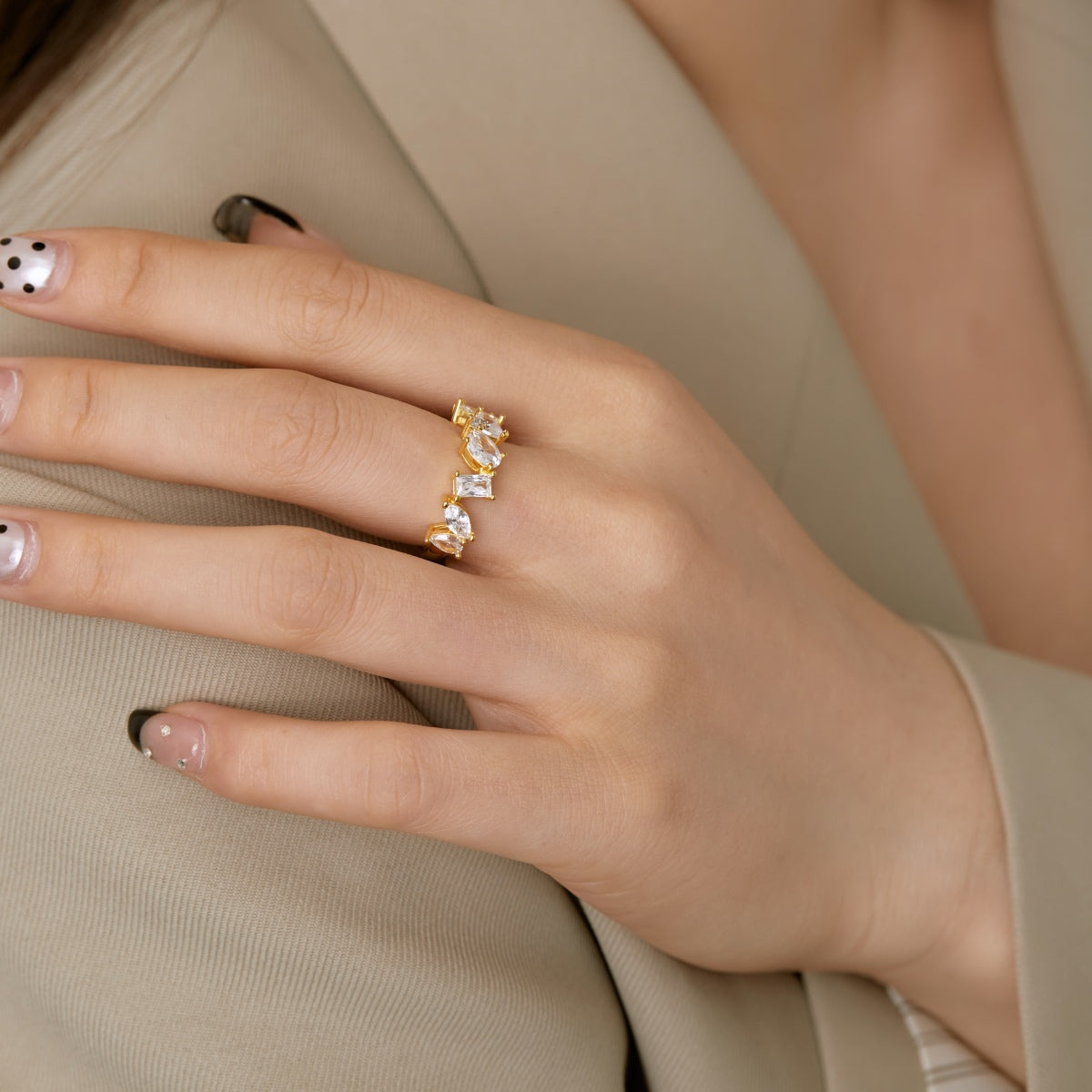 [Lumi Jewelry]Delicate Multi Cut Ring