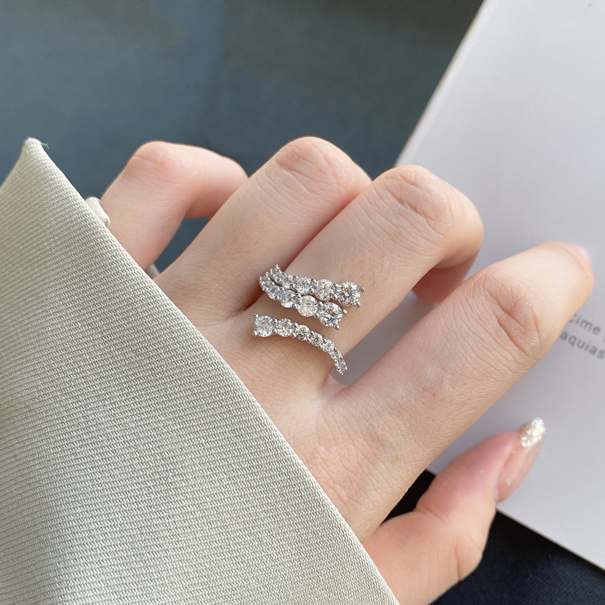 [Lumi Jewelry]Unique Vivid Snake Shape Daily Ring