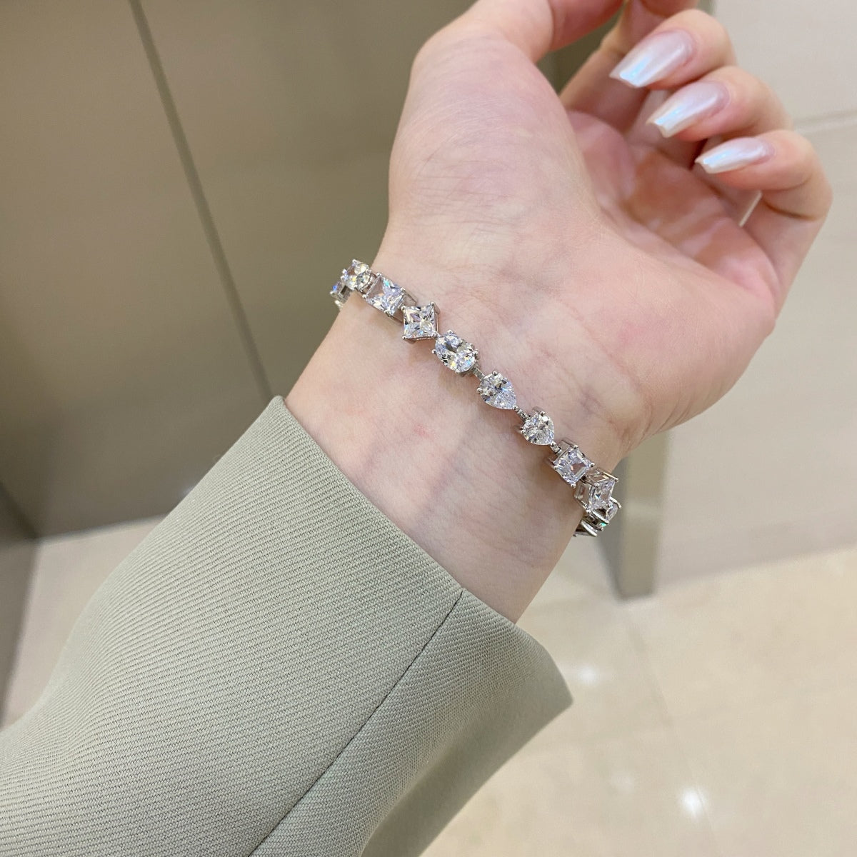 [Lumi Jewelry]Unique Exquisite Multi Cut Daily Bracelet