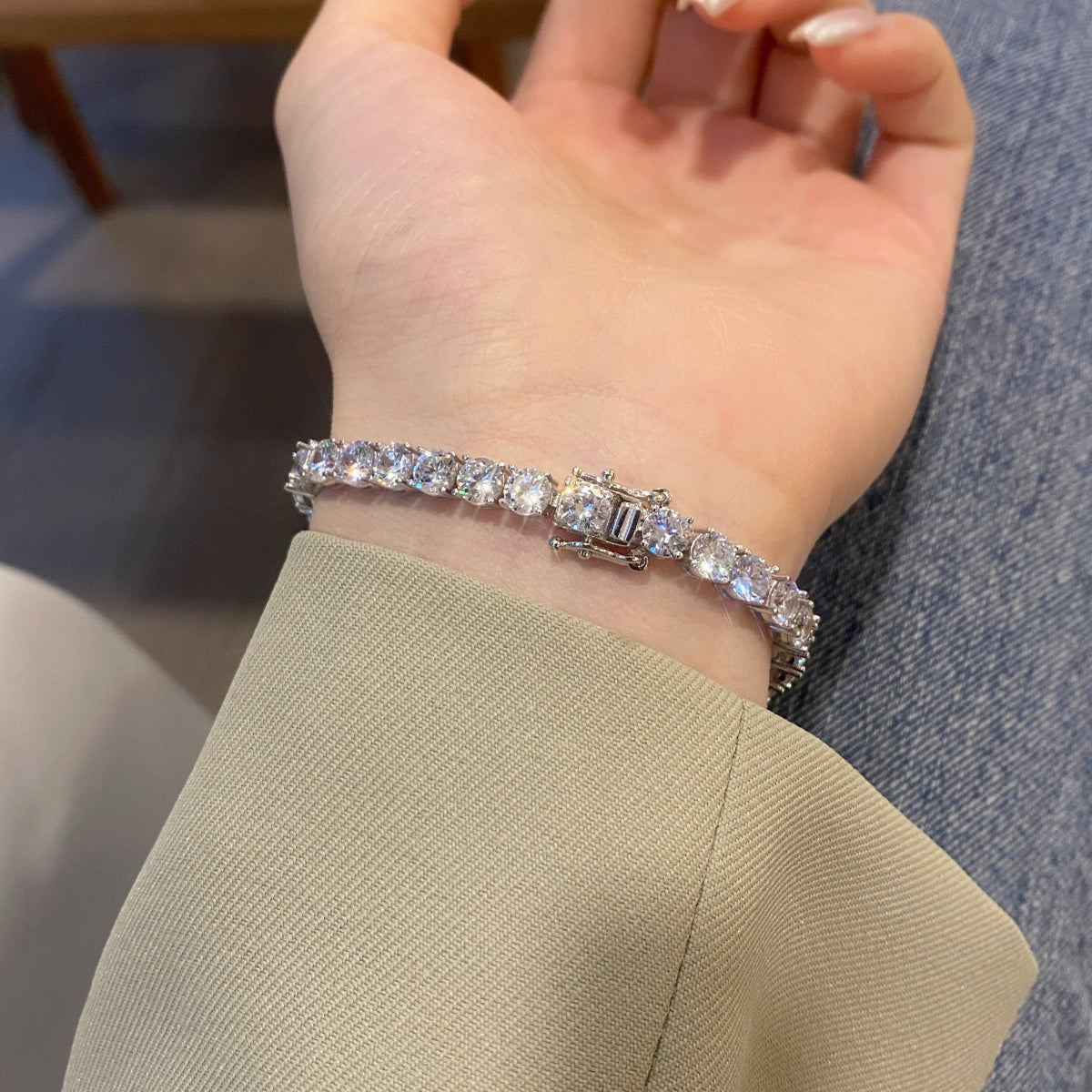 [Lumi Jewelry]Ornate Sparkling Round Cut Wedding Bracelet