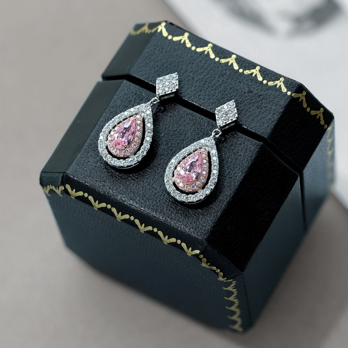 [Lumi Jewelry]Ornate Delicate Water Drop Shape Banquet Earrings
