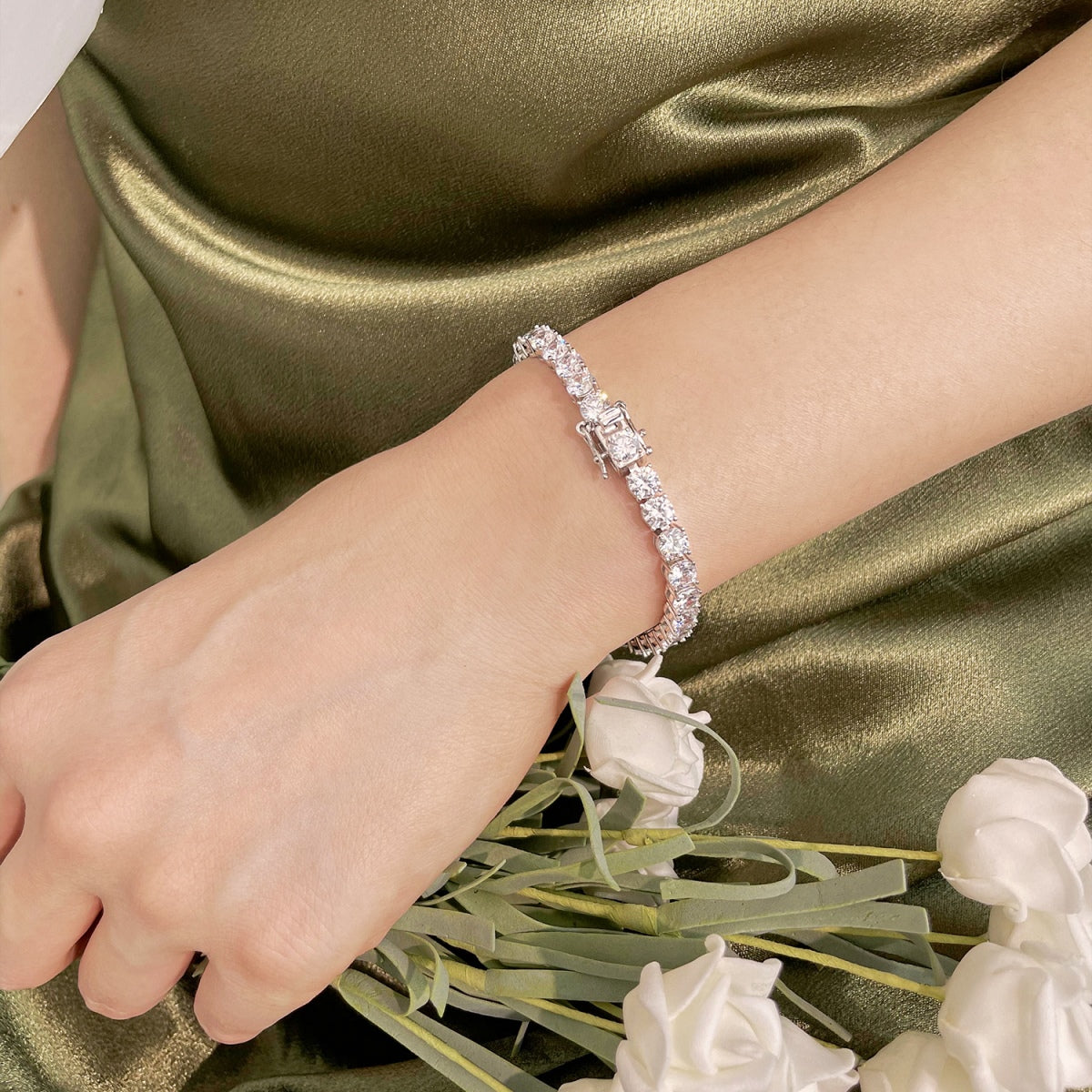 [Lumi Jewelry]Ornate Sparkling Round Cut Wedding Bracelet