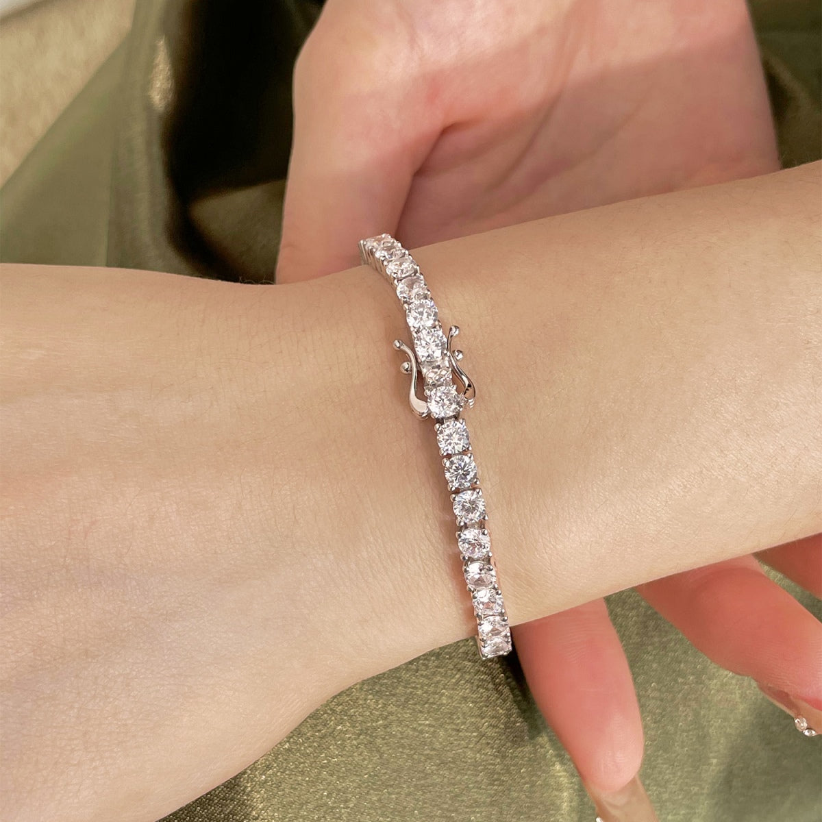 [Lumi Jewelry]Luxurious Ornate Round Cut Tennis Bracelet