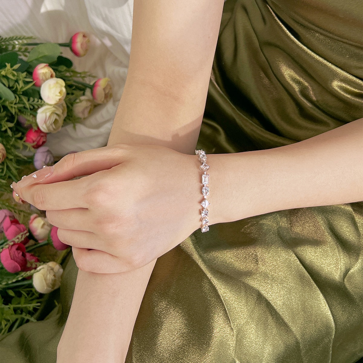 [Lumi Jewelry]Unique Exquisite Multi Cut Daily Bracelet