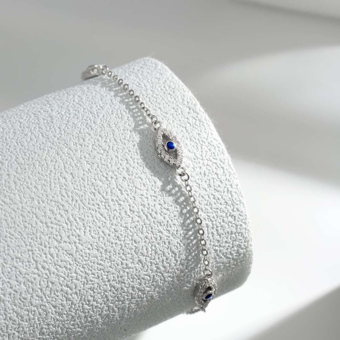 [Lumi Jewelry]Evil Eye Shape Pendent Necklace
