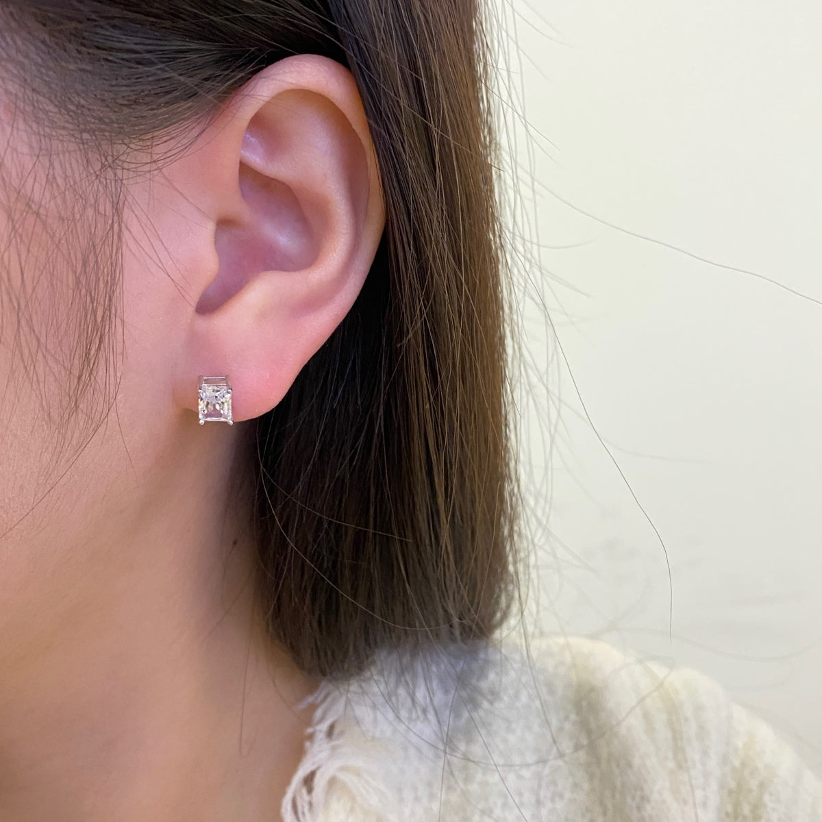 [Lumi Jewelry]Stylish Shiny Rectangular Center Stone Stud Earrings