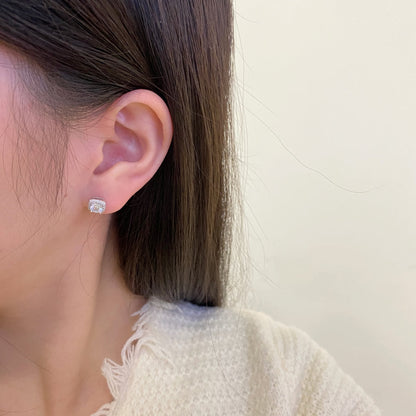 [Lumi Jewelry]Classic Round Center Stone Stud Earrings