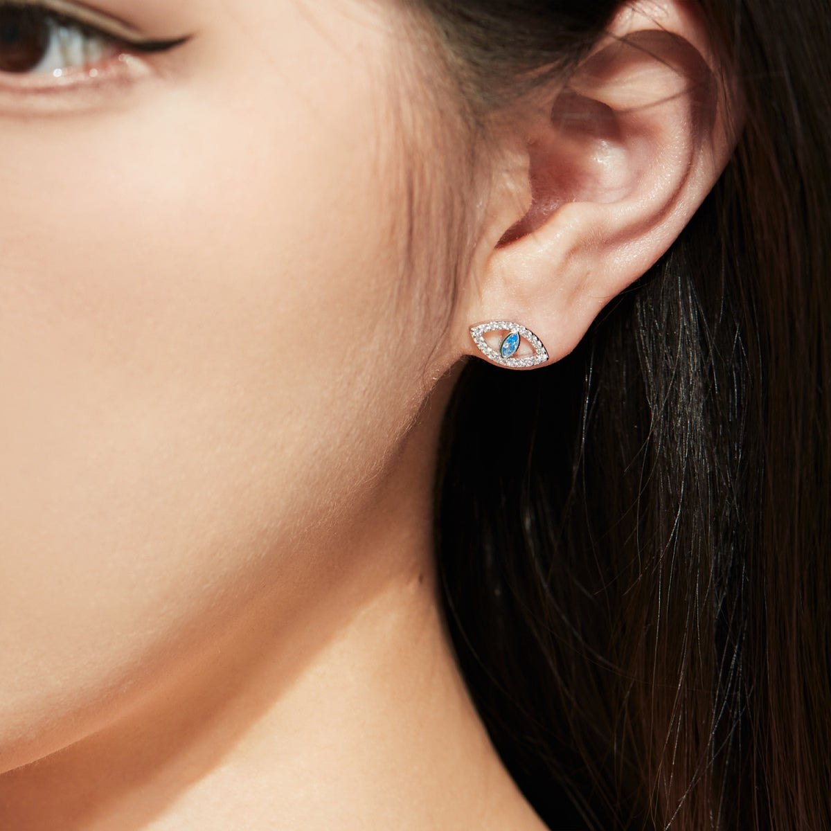 [Lumi Jewelry]Blue Devil Eyes Hollow Stud Earrings