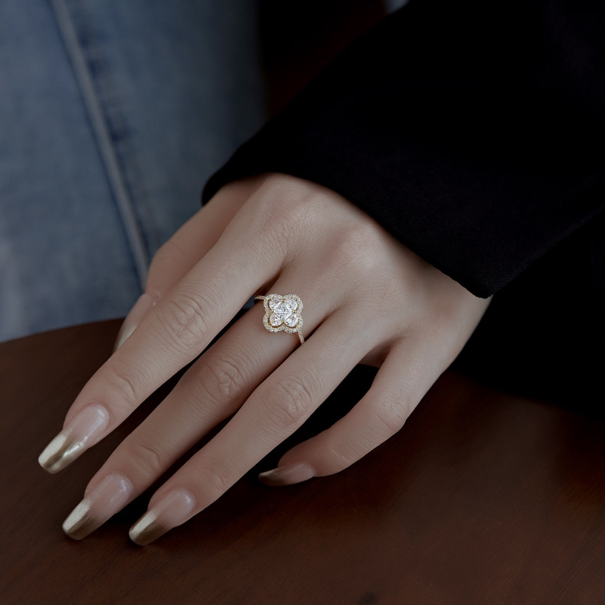 [Lumi Jewelry]Luxurious Eternity Flower Shape Banquet Ring