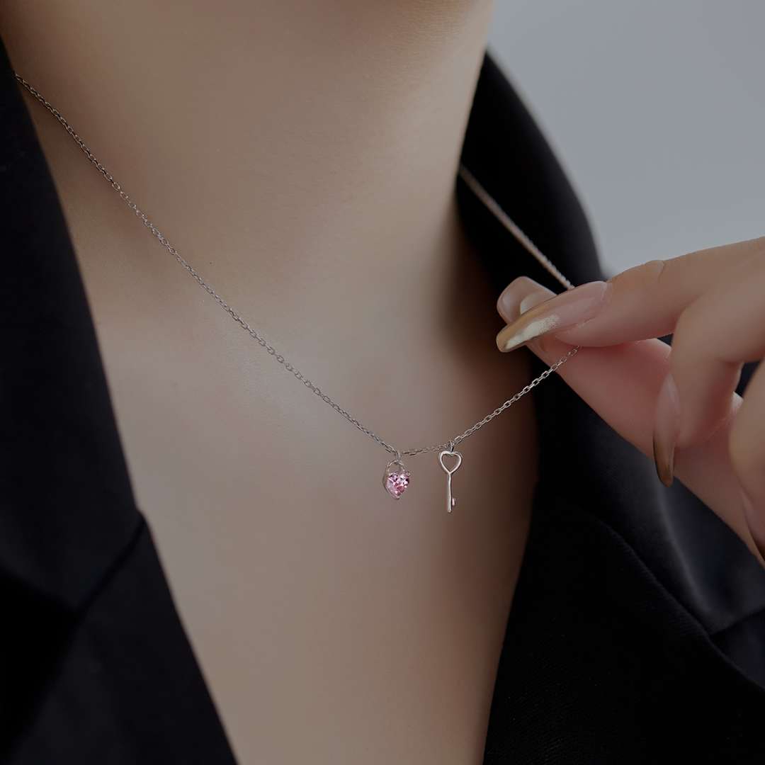 [Lumi Jewelry]Unique Heart Shape Key Pendent Necklace