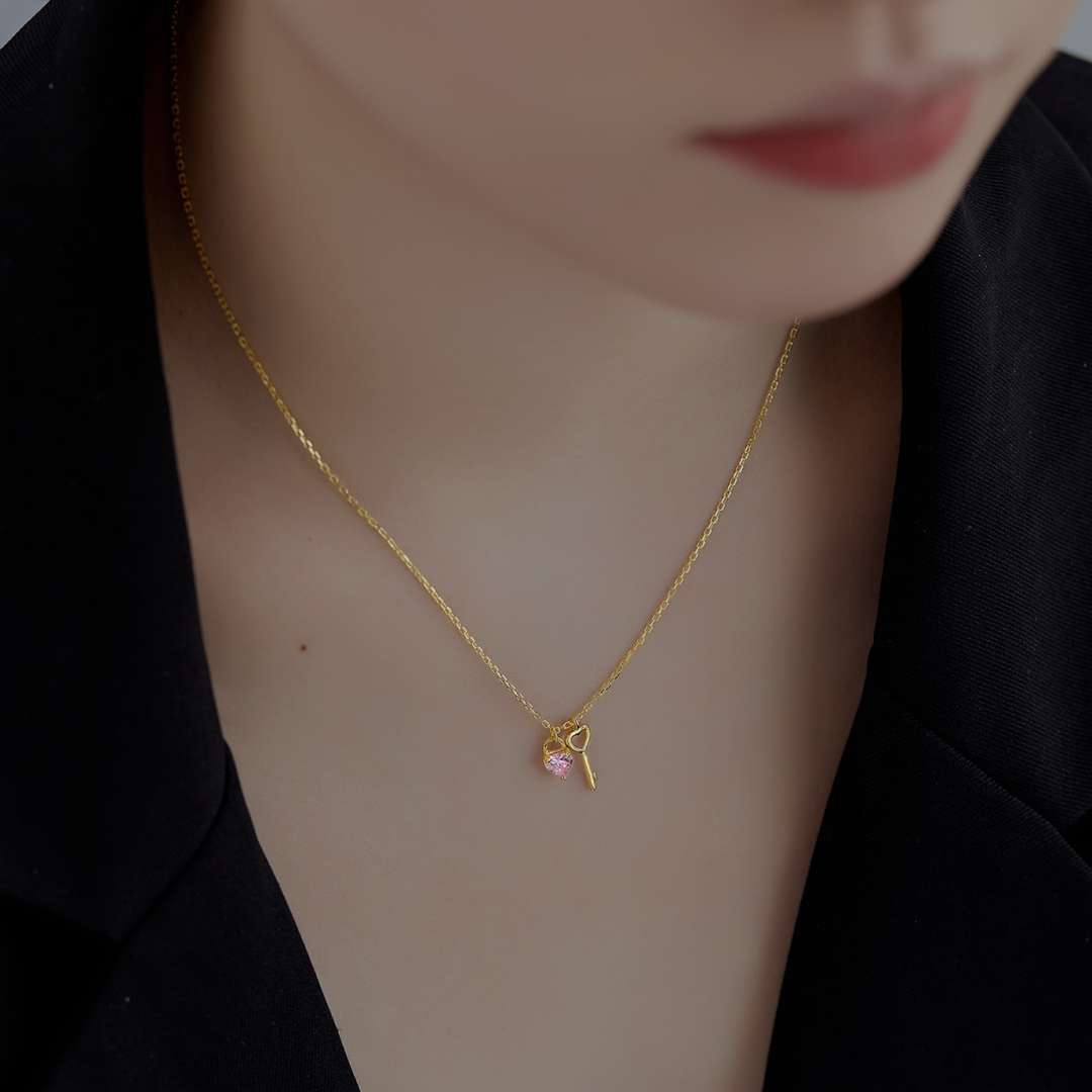 [Lumi Jewelry]Unique Heart Shape Key Pendent Necklace