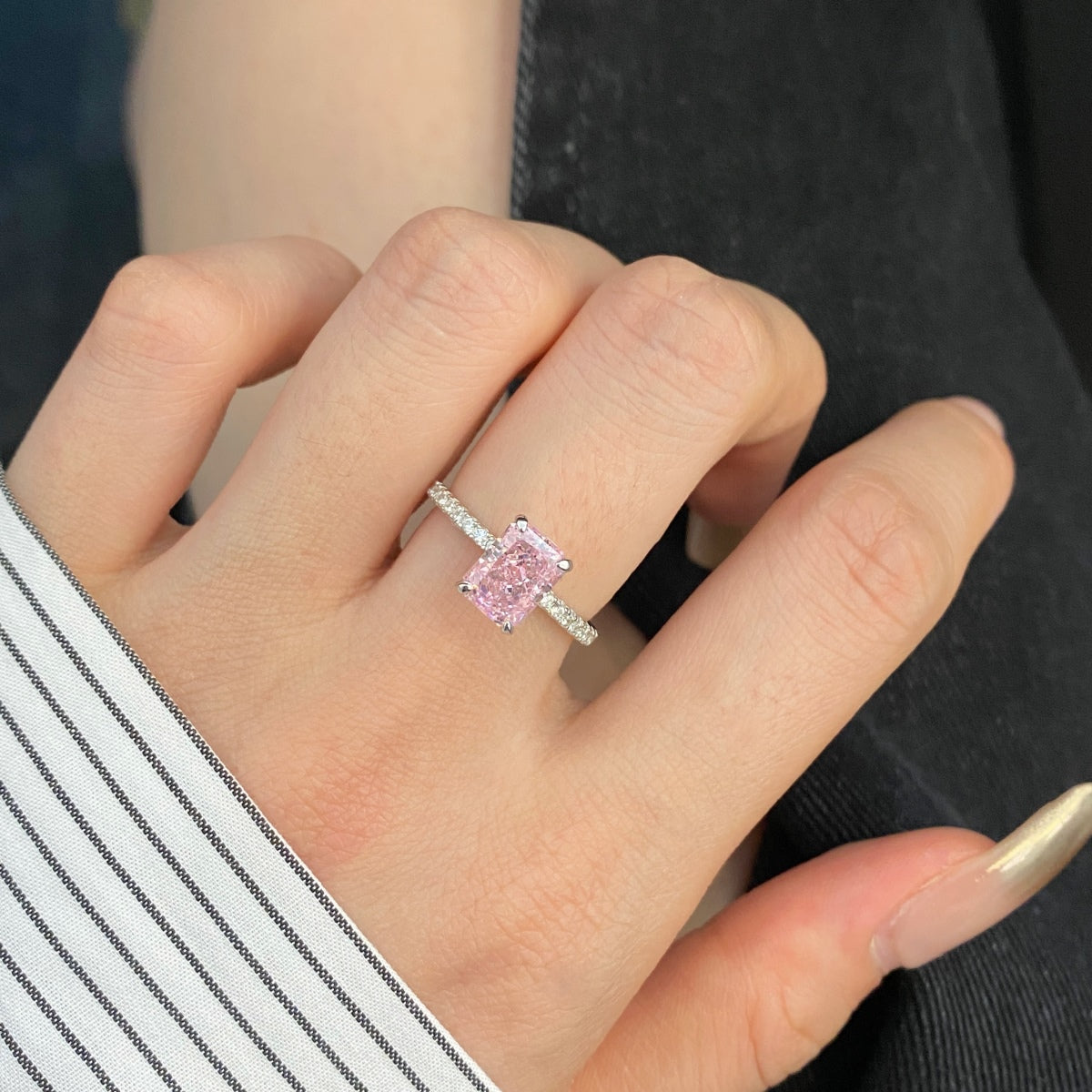 [Lumi Jewelry]2.0 Carat Dazzling Sparkling Radiant Cut Party Ring