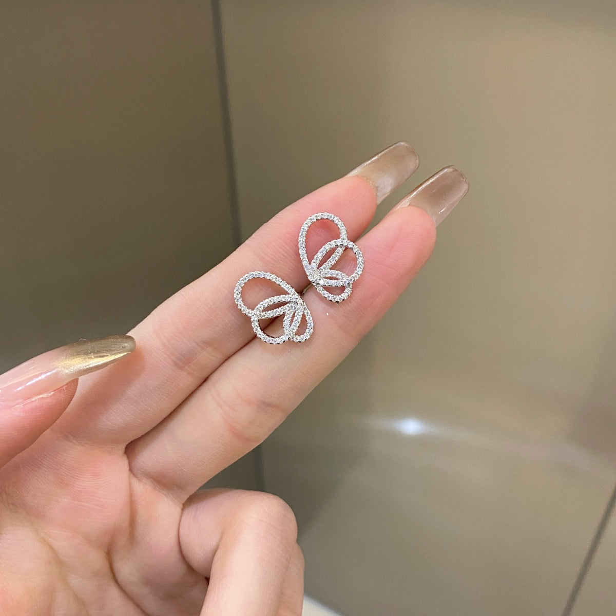[Lumi Jewelry]Exquisite Butterfly Shape Earrings