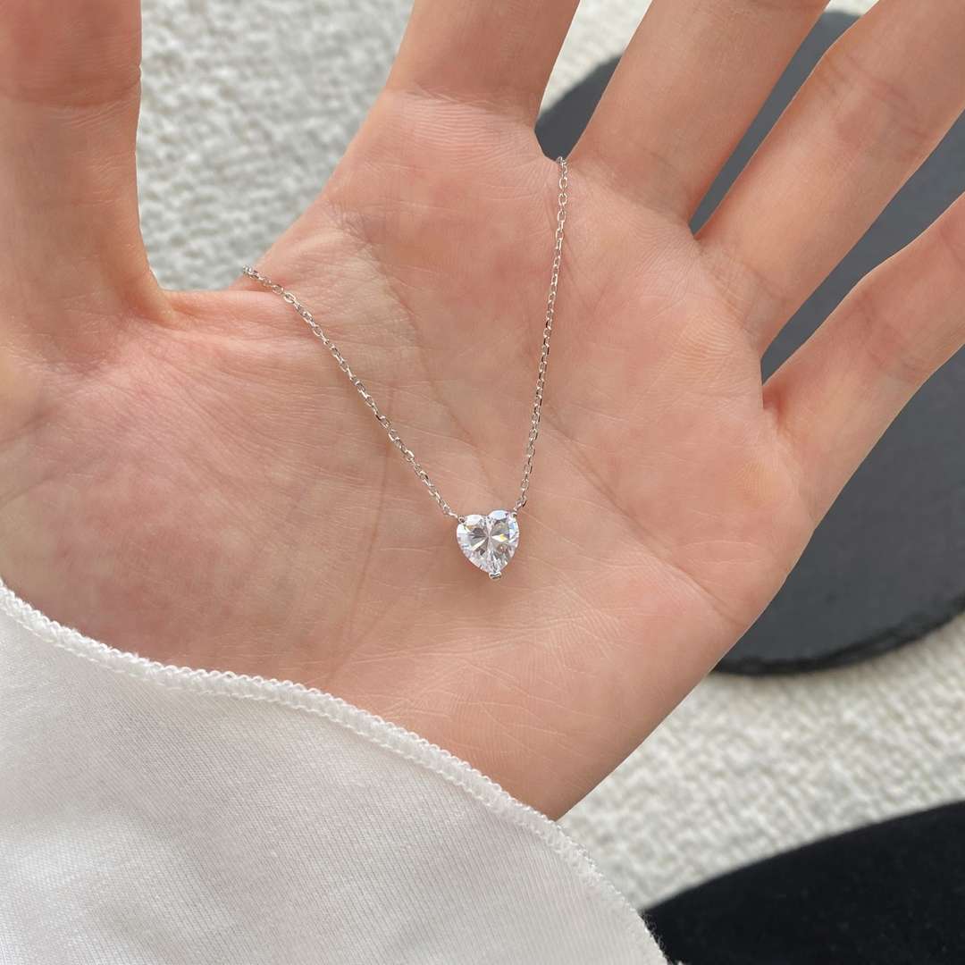 [Lumi Jewelry]Heart Shape Main Stone Pendant Collarbone Necklace