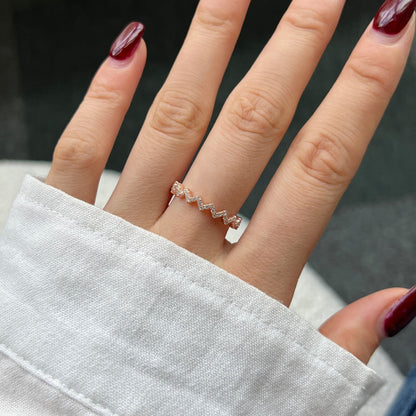 [Lumi Jewelry]Delicate Enchanting Wave Shape Daily Ring
