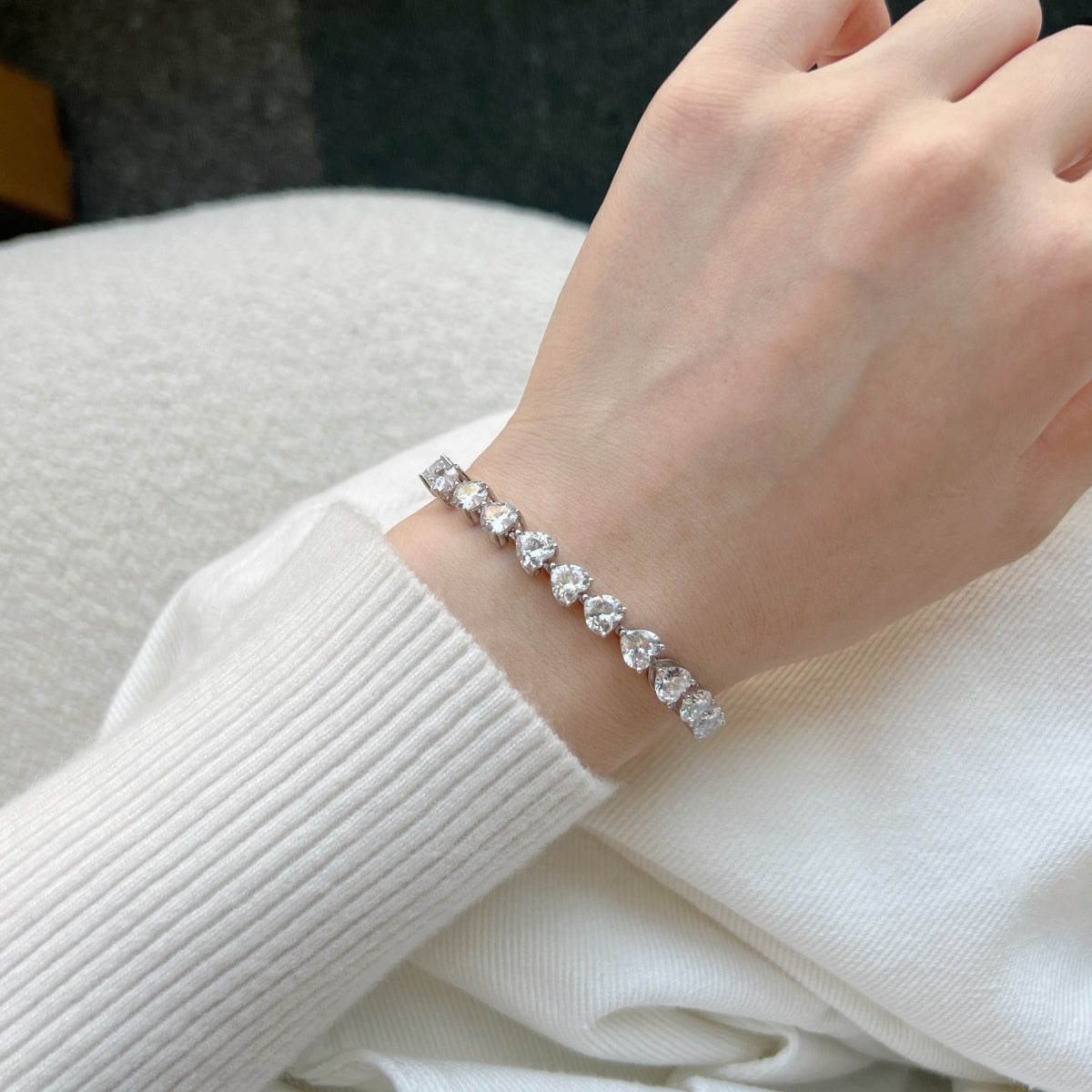 [Lumi Jewelry]0.75 Carat Elegant Romantic Heart Shape Lover Bracelet