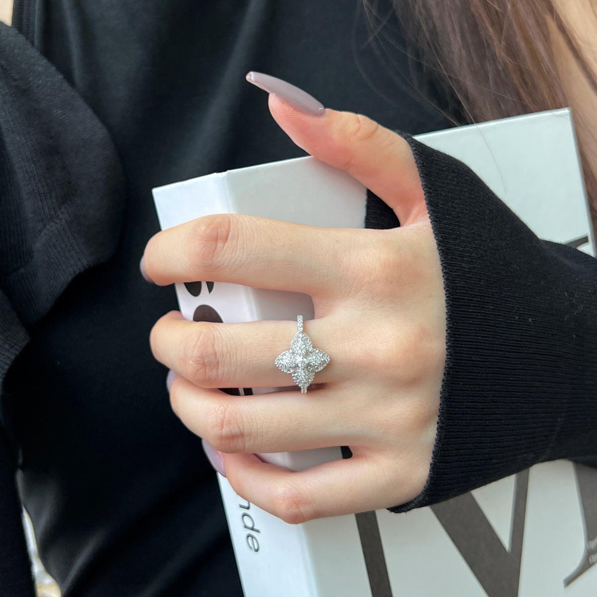 [Lumi Jewelry]Luxurious Colorful Flower Shape Banquet Ring