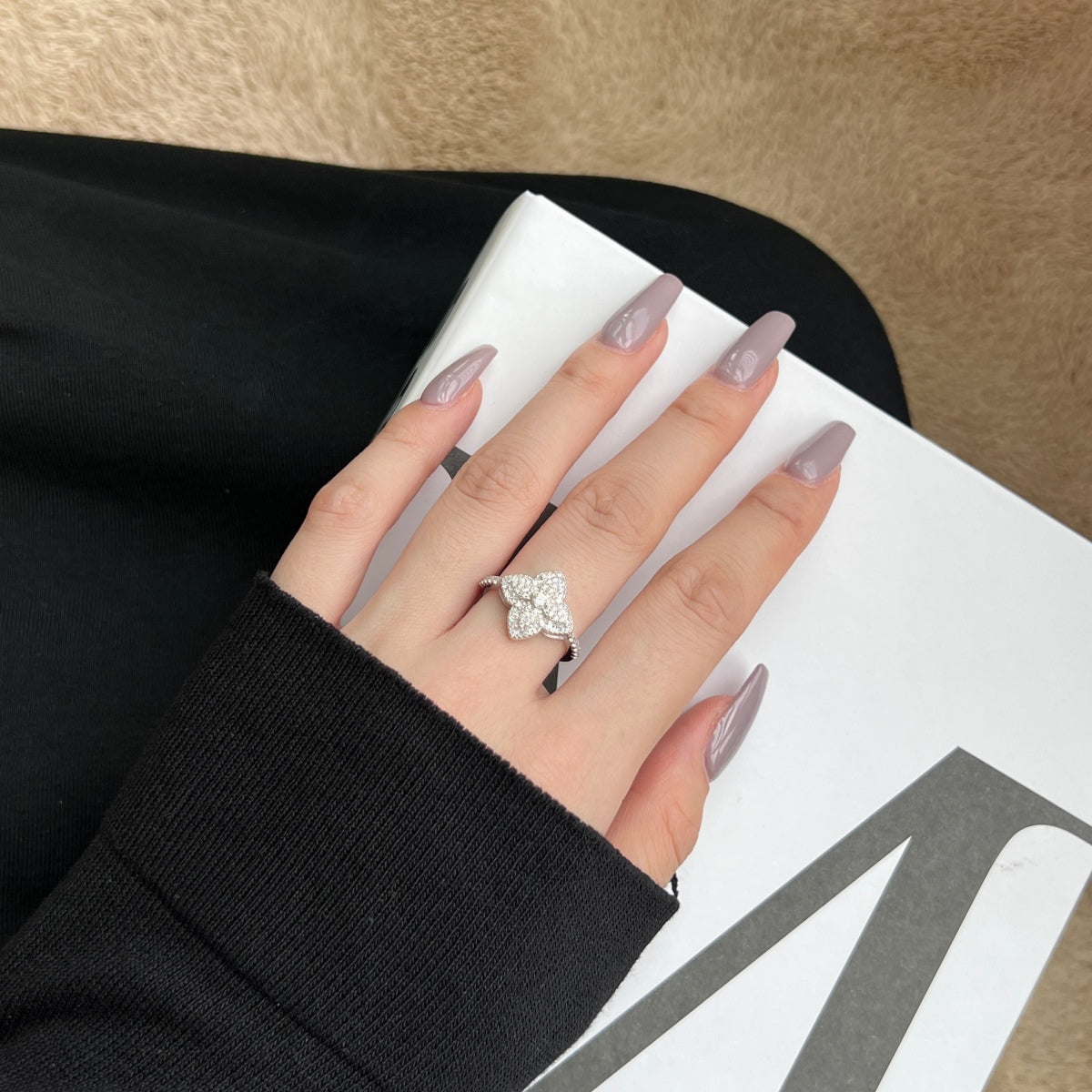 [Lumi Jewelry]Luxurious Colorful Flower Shape Banquet Ring