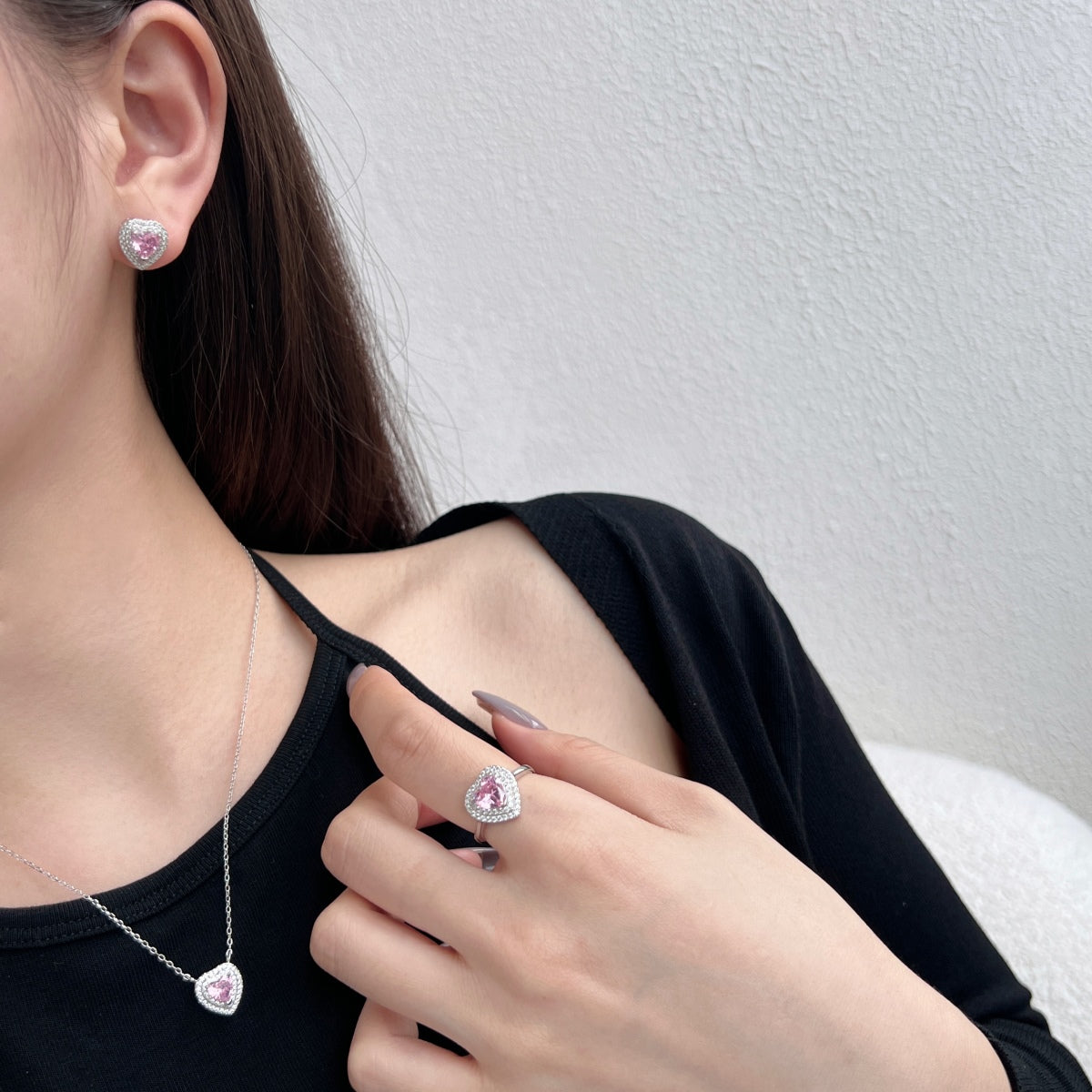 [Lumi Jewelry]Dazzling Heart Shape Lover Earrings