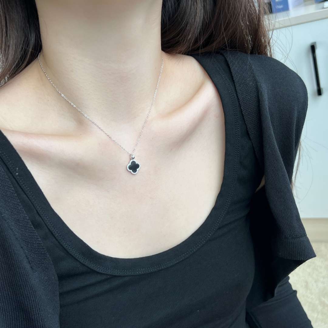 [Lumi Jewelry]Dainty Flower Shape Necklace