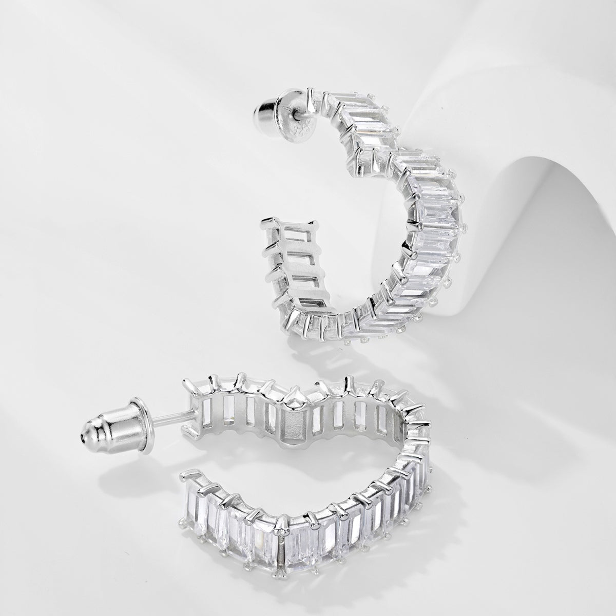 [Lumi Jewelry]Radiant Heart Cutout Earrings