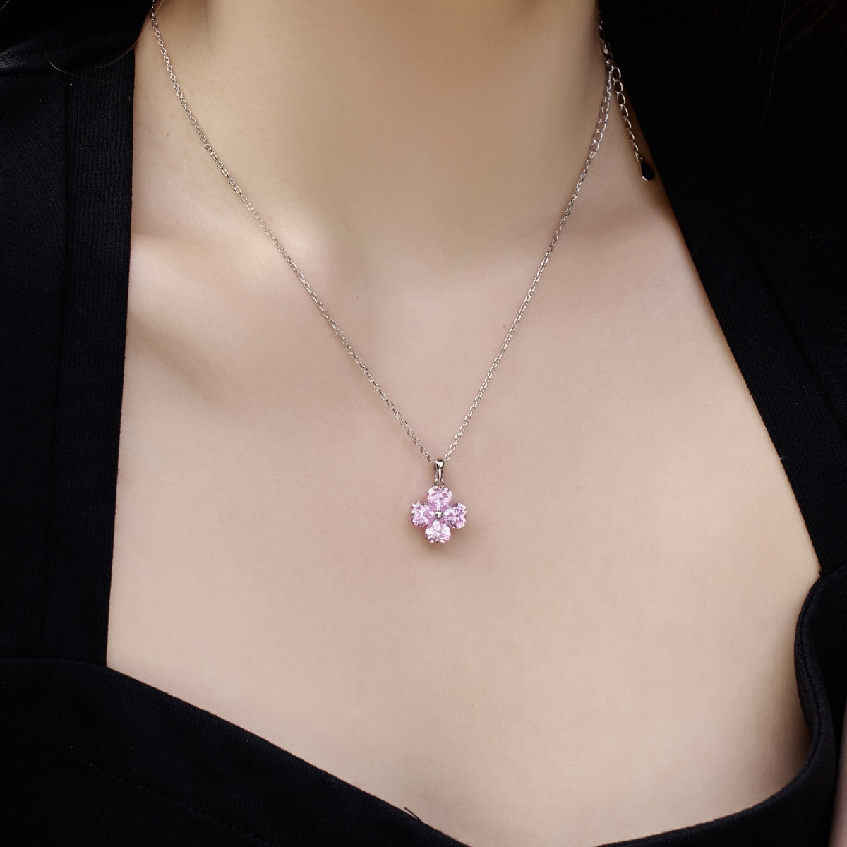 [Lumi Jewelry]Heart-Shaped Four-Leaf Clover Bead Necklace