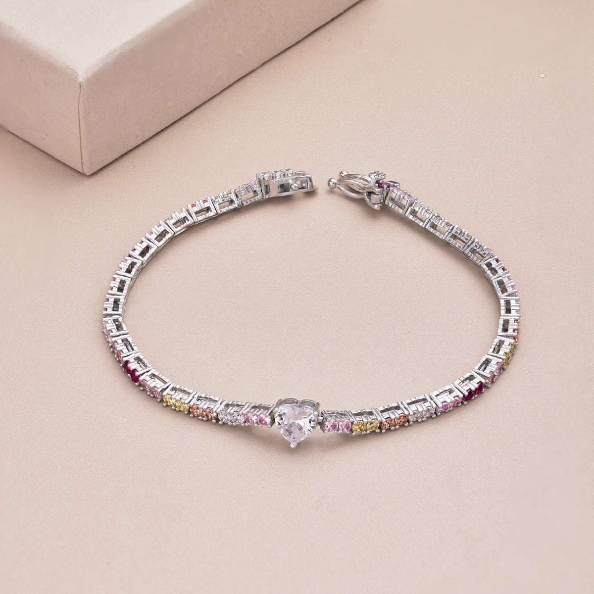 [Lumi Jewelry]Delicate Romantic Heart Shape Lover Bracelet