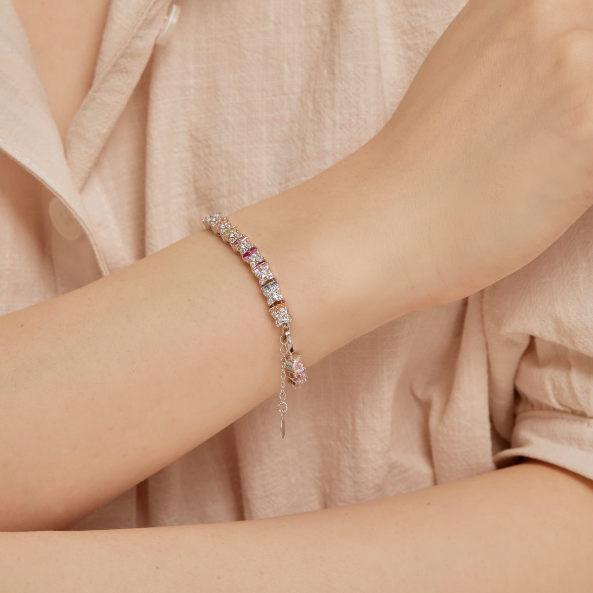 [Lumi Jewelry]Unique Colorful Flower Shape Daily Bracelet