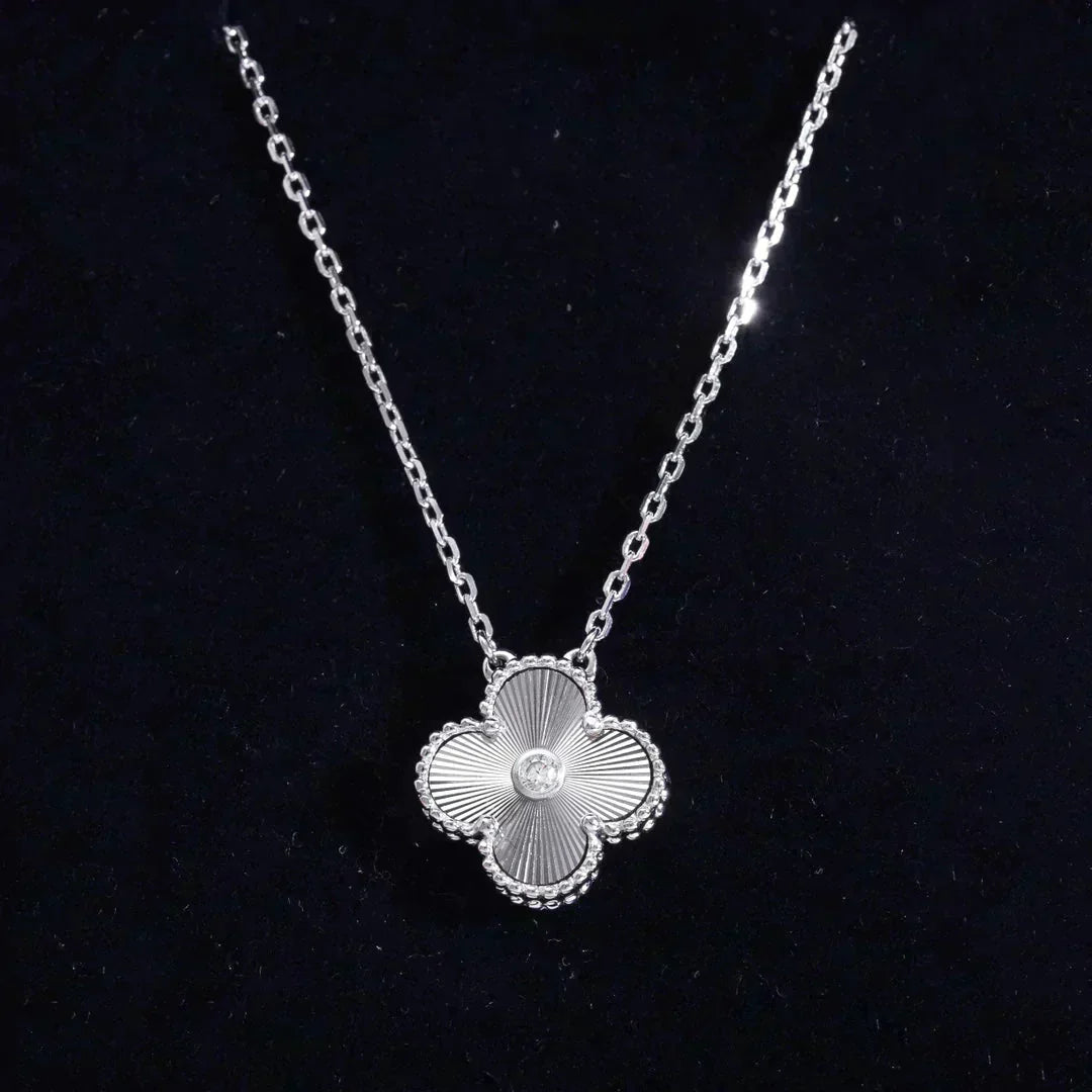 [Lumi Jewelry]CLOVER  15MM DIAMOND LASER NECKLACE SILVER