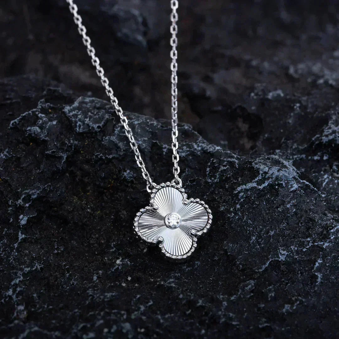 [Lumi Jewelry]CLOVER  15MM DIAMOND LASER NECKLACE SILVER