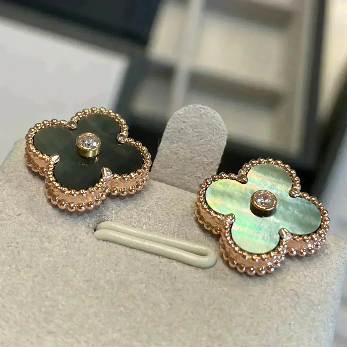 [Lumi Jewelry]CLOVER MEDIUM 1 MOTIFS GRAY MOP  DIAMOND EARRINGS