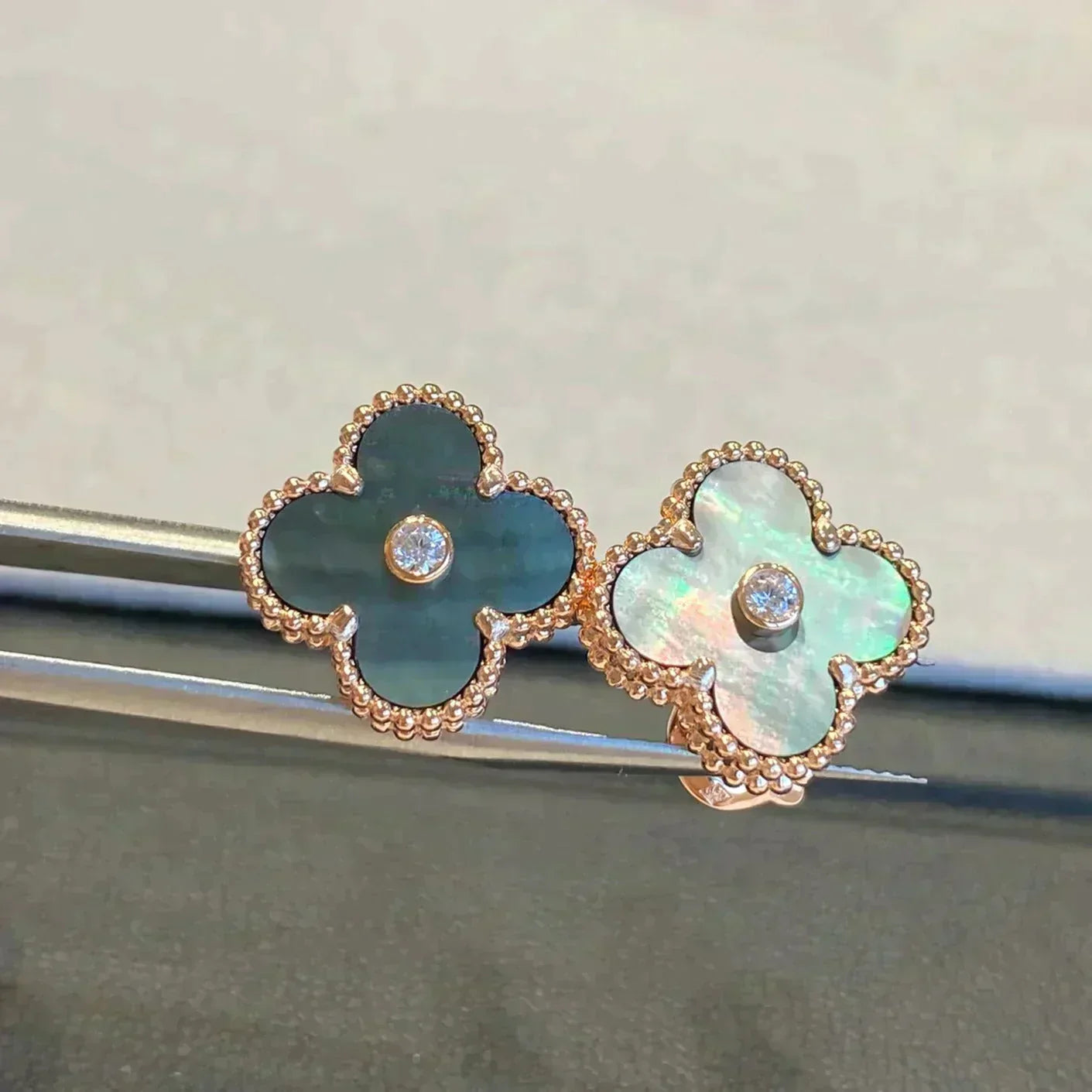 [Lumi Jewelry]CLOVER MEDIUM 1 MOTIFS GRAY MOP  DIAMOND EARRINGS
