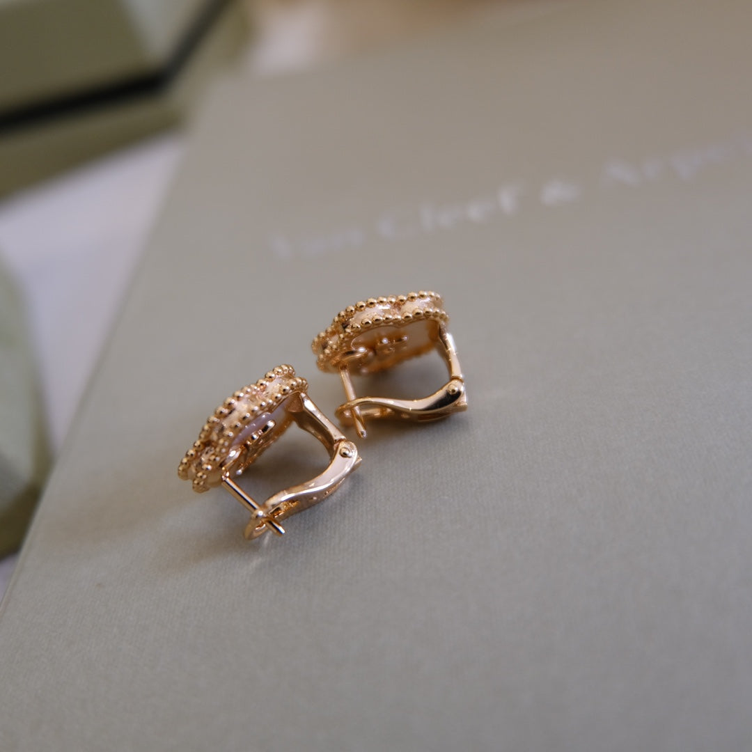 [Lumi Jewelry]LUCKY WHITE MOP EARRINGS