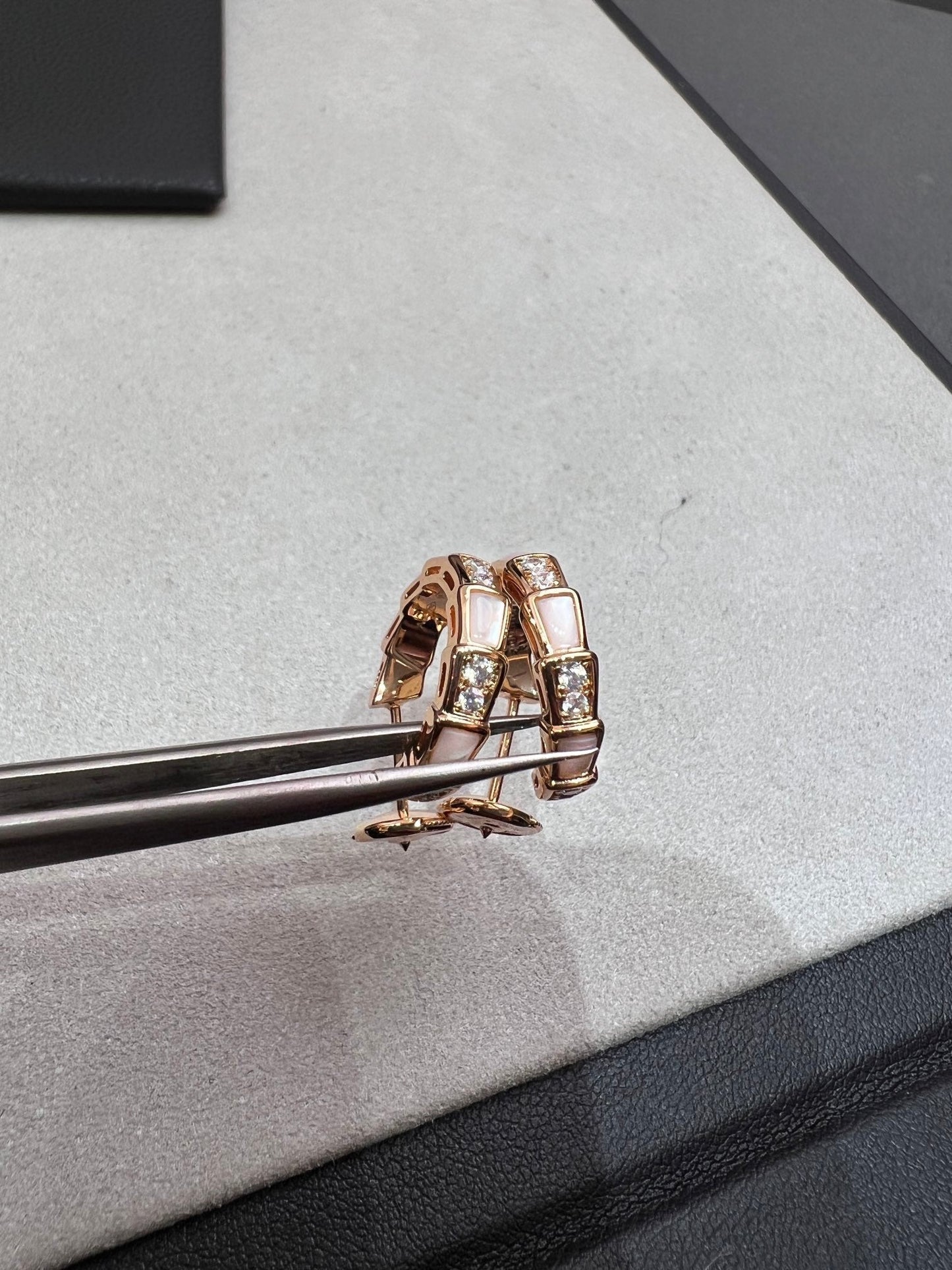 [Lumi Jewelry]SERPENTI MOP PINK GOLD EARRINGS