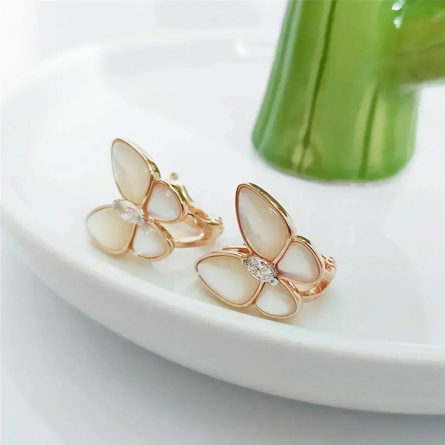 [Lumi Jewelry]BUTTERFLY MOP DIAMOND EARRINGS