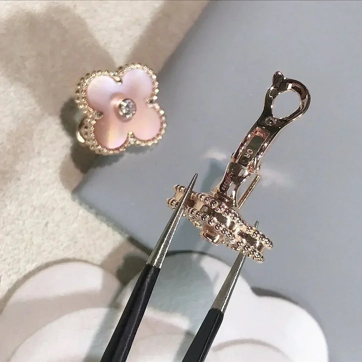 [Lumi Jewelry]CLOVER MEDIUM 1 MOTIFS  PINK MOP DIAMOND EARRINGS