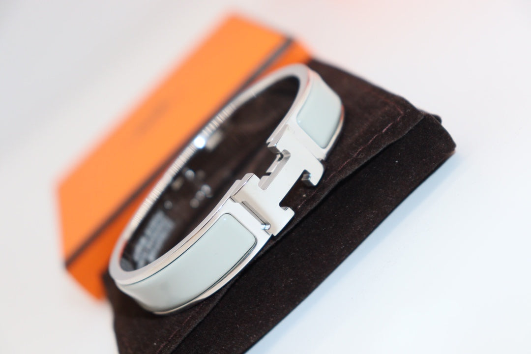 [Lumi Jewelry]H LIGHT BLUE BRACELET
