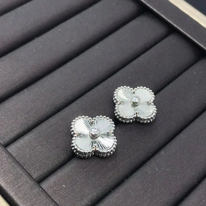 [Lumi Jewelry]CLOVER MINI 9.5MM LASER EARRINGS