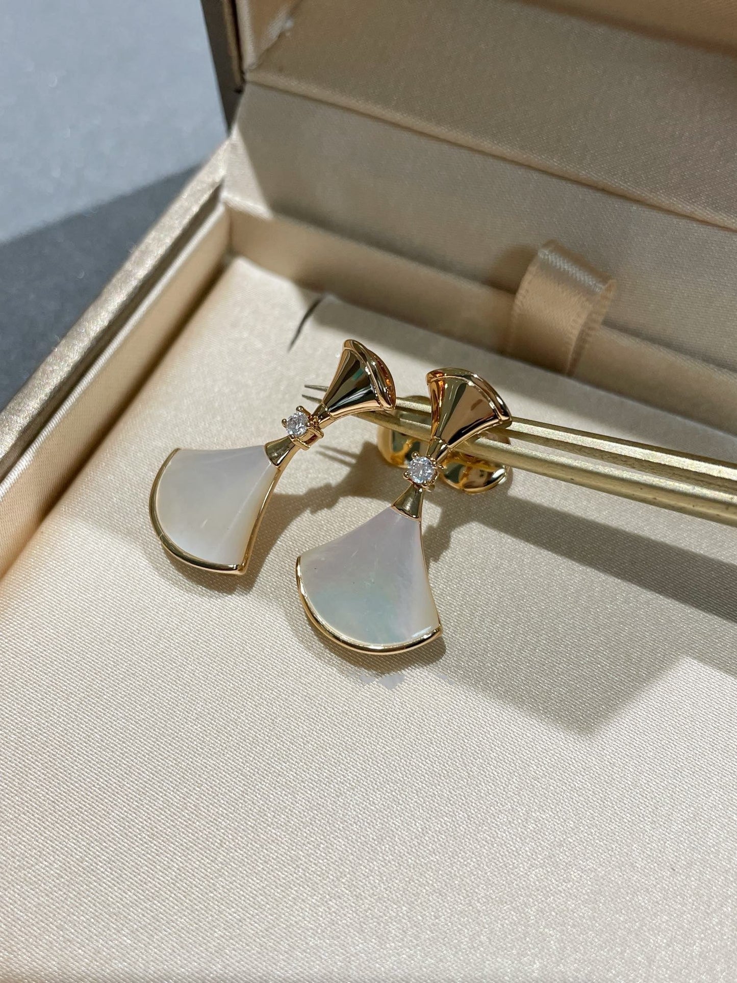 [Lumi Jewelry]DREAM MOP 1 DIAMOND EARRINGS
