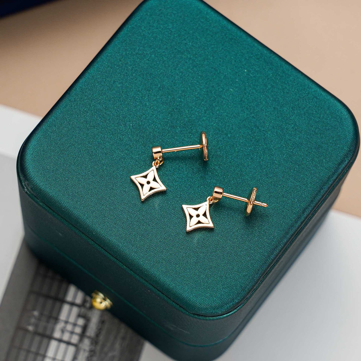 [Lumi Jewelry]STAR EARRINGS GOLD