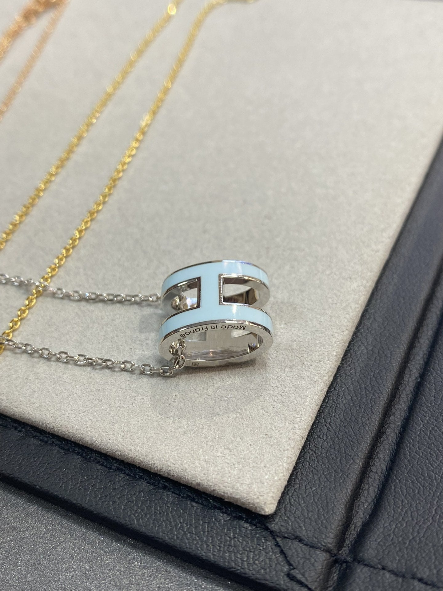 [Lumi Jewelry]POP H LIGHT BLUE NECKLACE