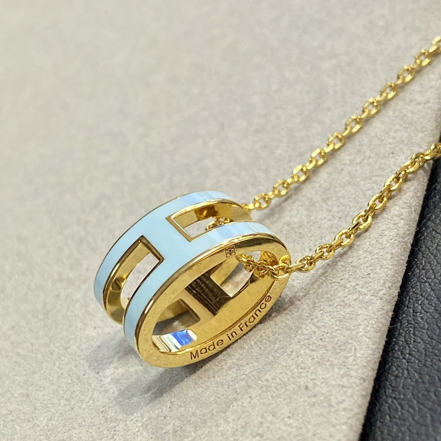 [Lumi Jewelry]POP H LIGHT BLUE NECKLACE