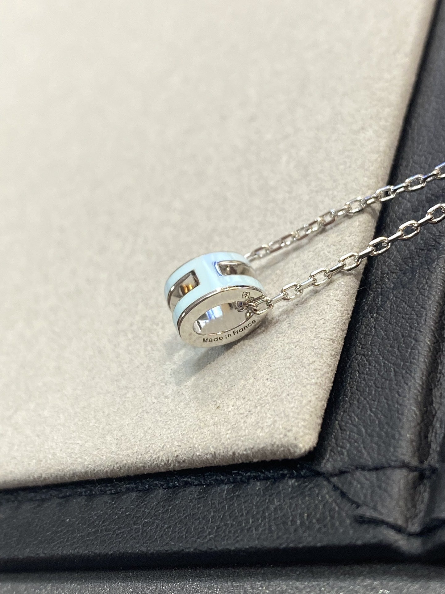 [Lumi Jewelry]POP H LIGHT BLUE NECKLACE
