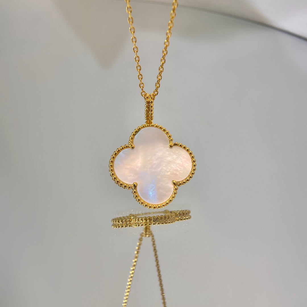 [Lumi Jewelry]CLOVER 25MM MOP LARGE PENDANT NECKLACE