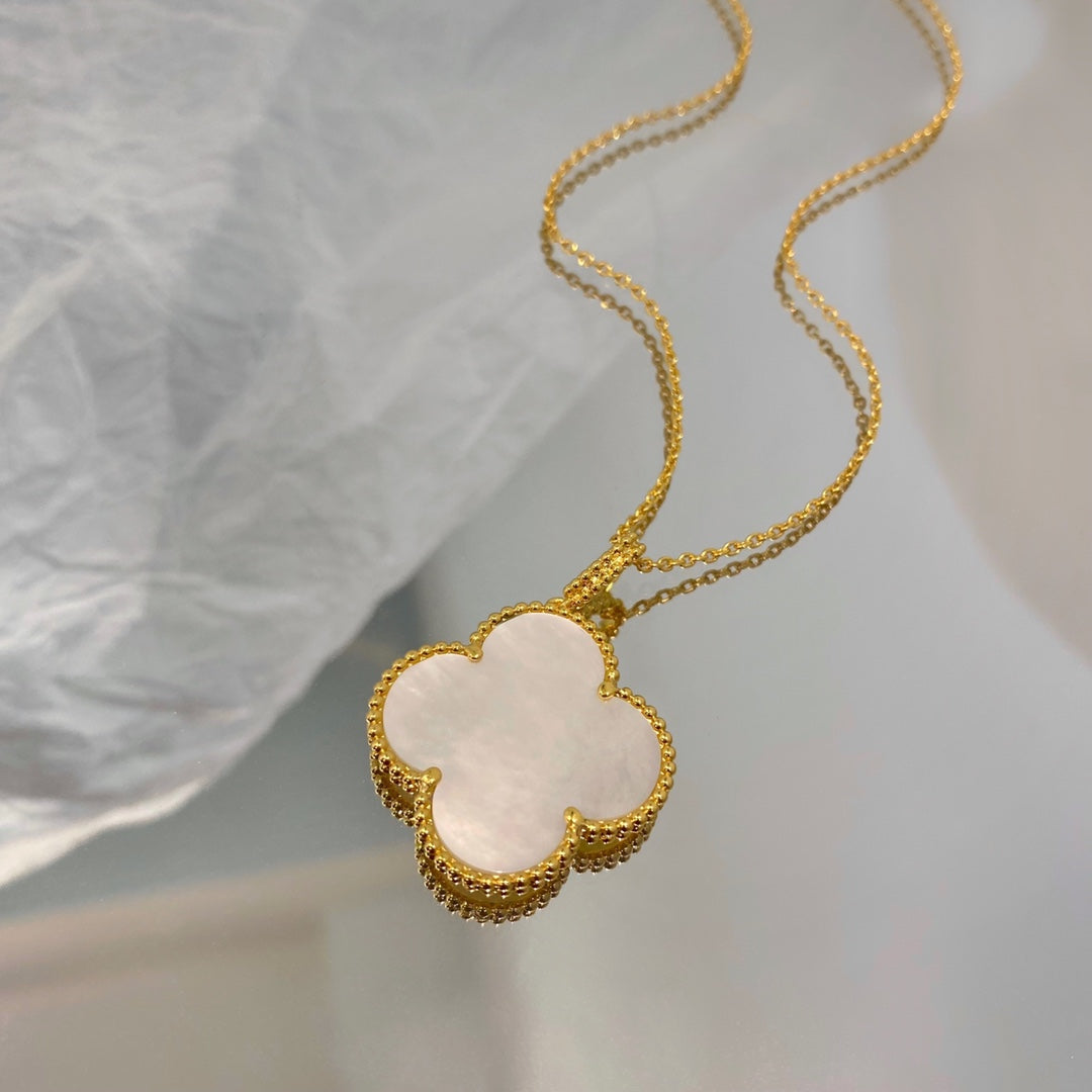 [Lumi Jewelry]CLOVER 25MM MOP LARGE PENDANT NECKLACE