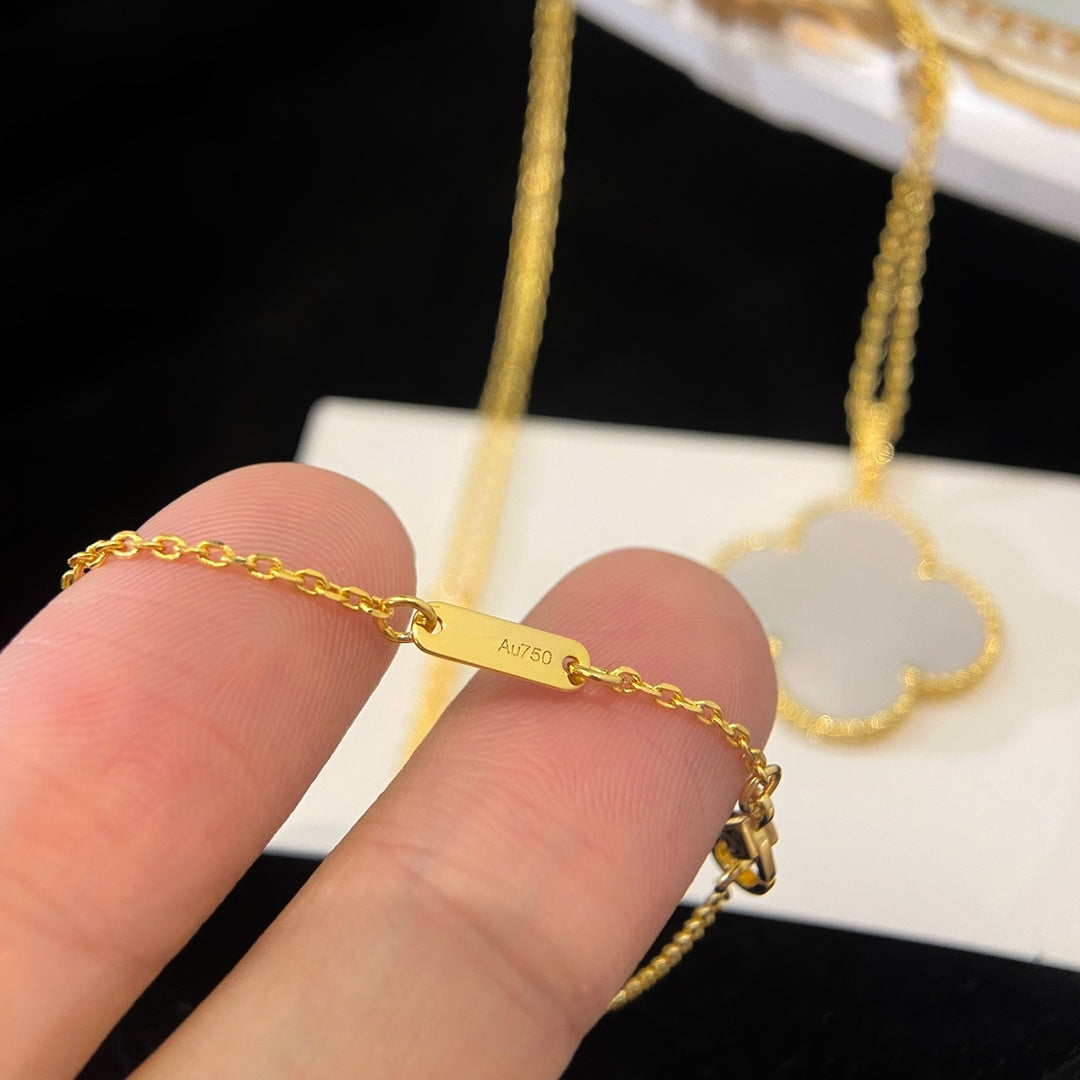 [Lumi Jewelry]CLOVER 25MM MOP LARGE PENDANT NECKLACE