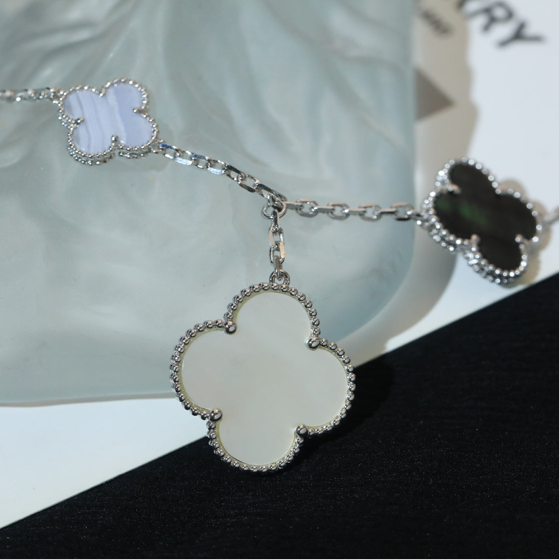 [Lumi Jewelry]CLOVER BRACELET 5 MOTIFS MOP CHALCEDONY SILVER